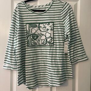Chico's Green and White Graphic 3/4 Sleeve T-Shirt